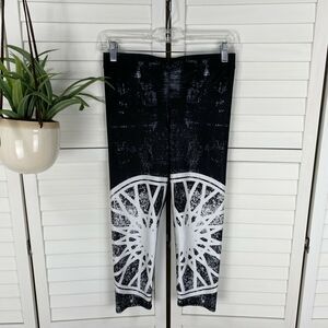 Terez for Soul Cycle Capri Leggings Black‎ White Wheels Athleisure Size M